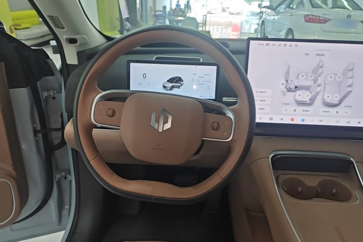 Used Leapmotor C11 2026 All-Electric 640 LiDAR Prestige Edition Steering Wheel