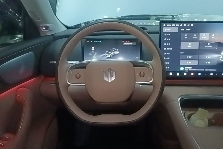 Used Leapmotor C11 2026 All-Electric 640 LiDAR Prestige Edition Steering Wheel