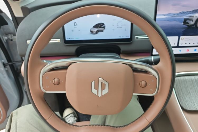 Used Leapmotor C11 2026 All-Electric 640 LiDAR Prestige Edition Steering Wheel