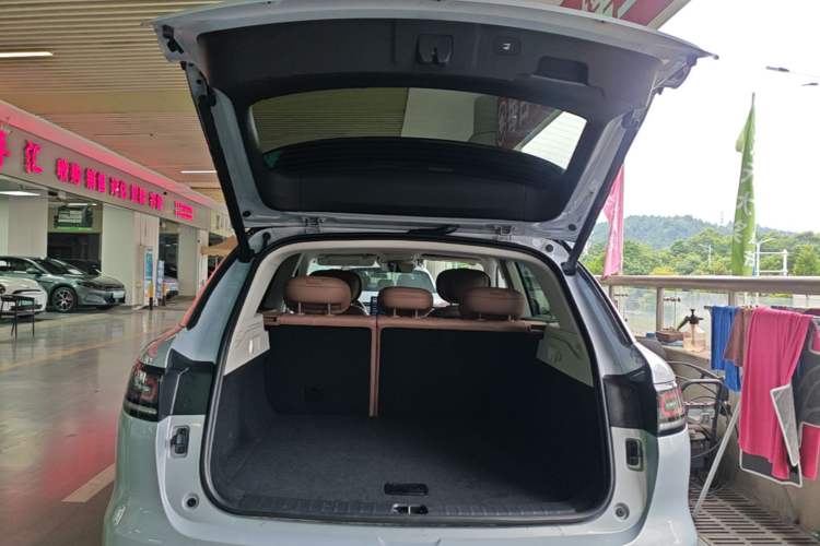 Used Leapmotor C11 2026 All-Electric 640 LiDAR Prestige Edition Trunk