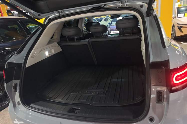 Used Leapmotor C11 2026 All-Electric 640 LiDAR Prestige Edition Trunk