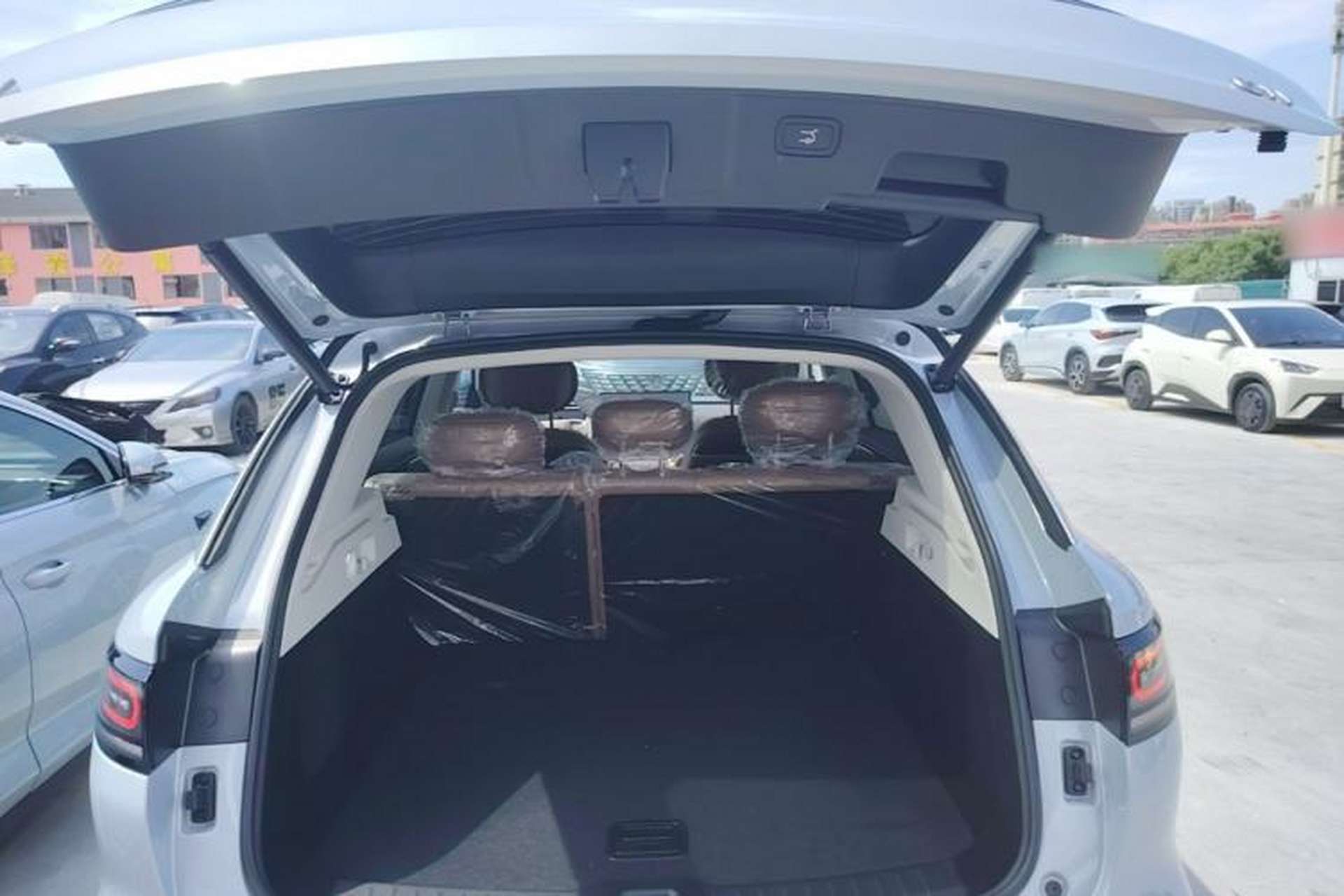 Used Leapmotor C11 2026 All-Electric 640 LiDAR Edition Trunk