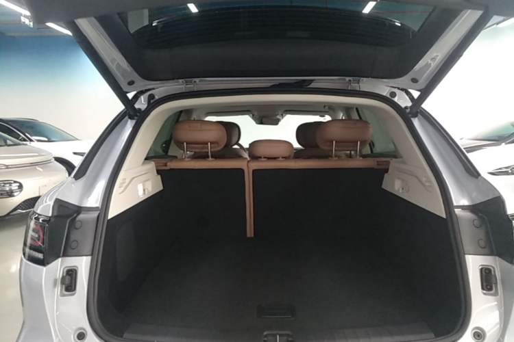 Used Leapmotor C11 2026 All-Electric 640 LiDAR Prestige Edition Trunk
