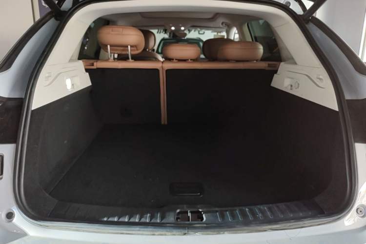 Used Leapmotor C11 2026 All-Electric 640 LiDAR Prestige Edition Trunk