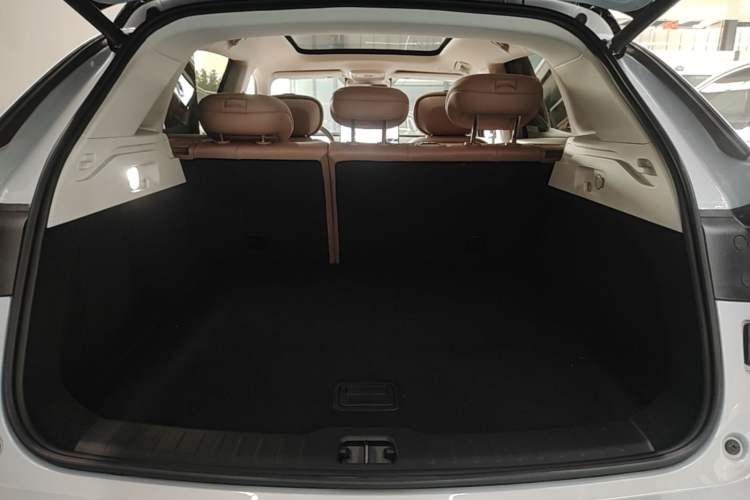 Used Leapmotor C11 2026 All-Electric 640 LiDAR Prestige Edition Trunk