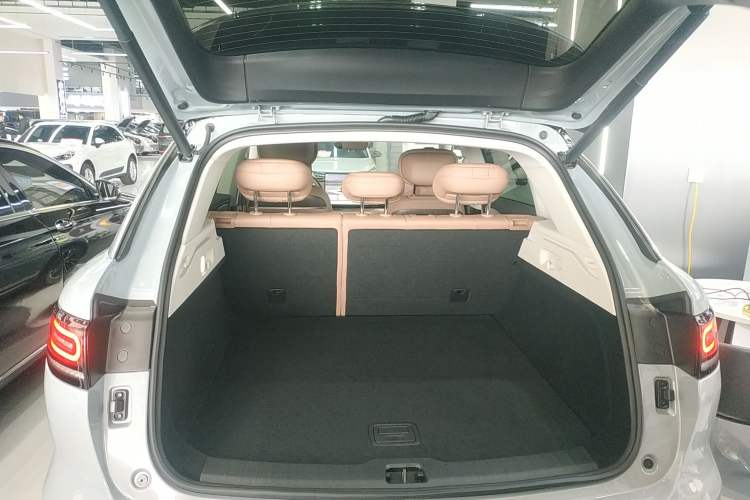 Used Leapmotor C11 2026 Range-Extended 300 LiDAR Prestige Edition Trunk