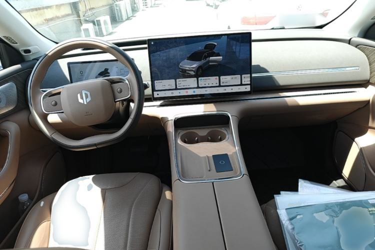 Used Leapmotor C11 2026 All-Electric 640 LiDAR Prestige Edition Center Console