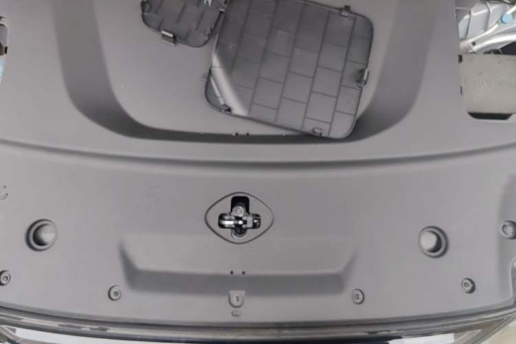 Used Leapmotor C11 2026 All-Electric 640 LiDAR Prestige Edition Engine Bay
