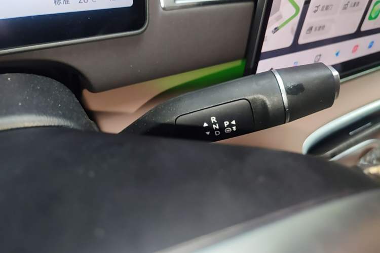 Used Leapmotor C11 2026 All-Electric 640 LiDAR Prestige Edition Gear Lever