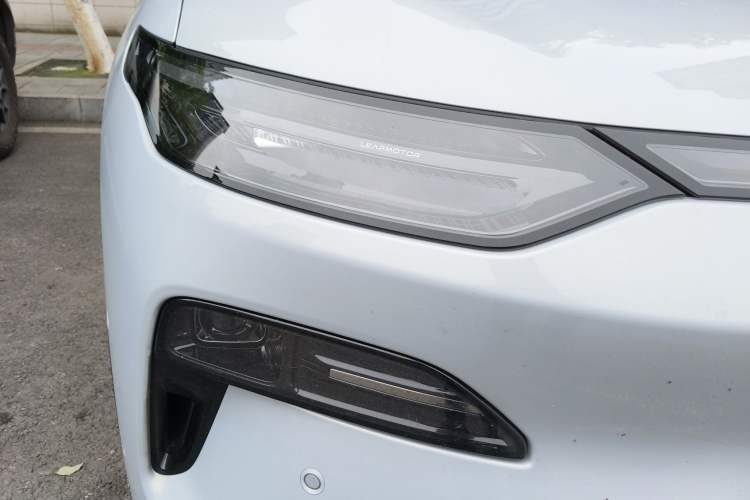 Used Leapmotor C11 2026 All-Electric 640 LiDAR Prestige Edition Right Front Headlight