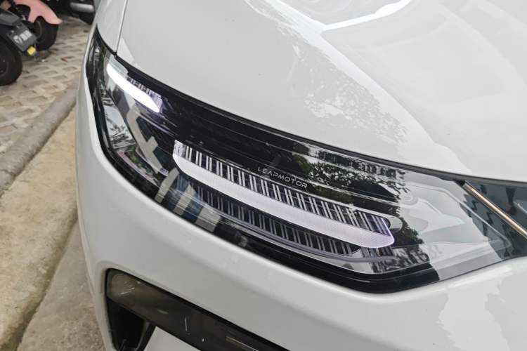 Used Leapmotor C11 2026 All-Electric 640 LiDAR Prestige Edition Right Front Headlight