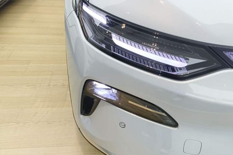 Used Leapmotor C11 2026 All-Electric 640 LiDAR Prestige Edition Right Front Headlight