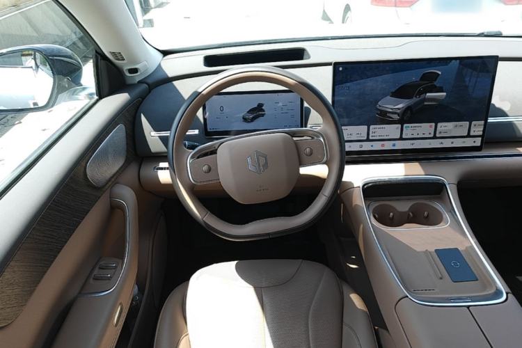 Used Leapmotor C11 2026 All-Electric 640 LiDAR Prestige Edition Steering Wheel