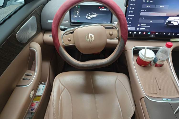 Used Leapmotor C11 2026 All-Electric 640 LiDAR Prestige Edition Steering Wheel