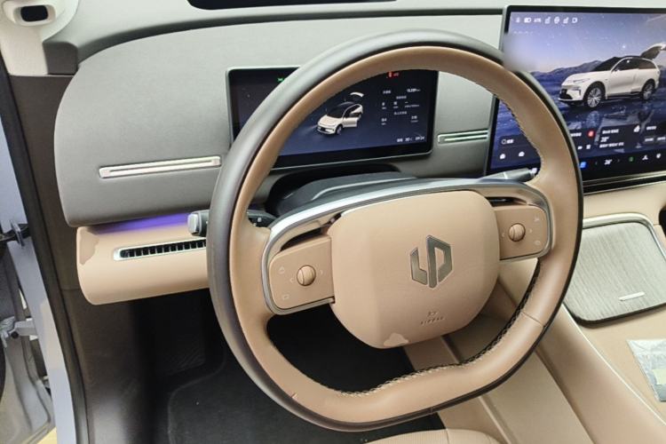 Used Leapmotor C11 2026 All-Electric 640 LiDAR Prestige Edition Steering Wheel