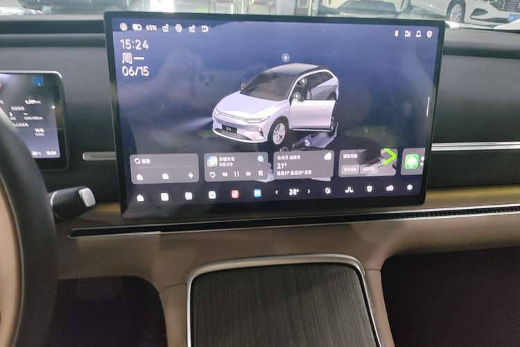 Used Leapmotor C11 2026 All-Electric 640 LiDAR Prestige Edition Audio And AC Panel