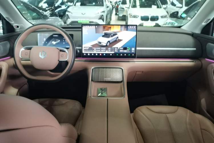Used Leapmotor C11 2026 All-Electric 640 LiDAR Prestige Edition Center Console