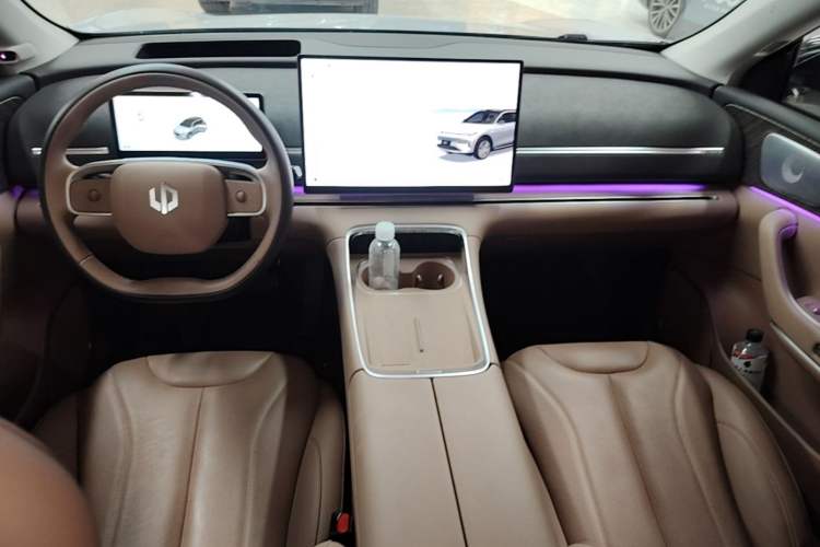 Used Leapmotor C11 2026 All-Electric 640 LiDAR Prestige Edition Center Console