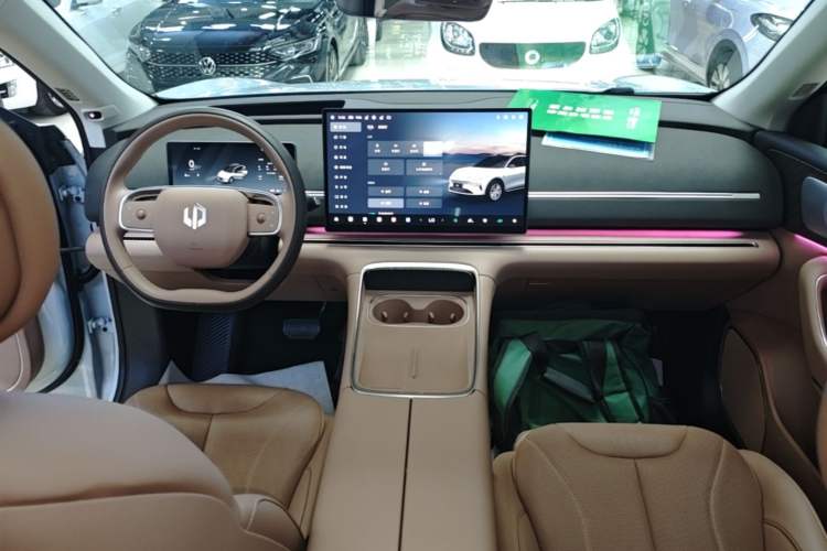 Used Leapmotor C11 2026 All-Electric 640 LiDAR Prestige Edition Center Console