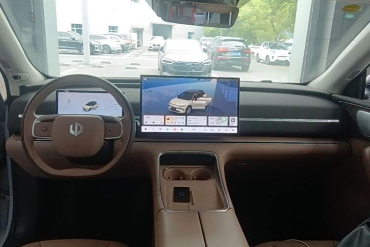 Used Leapmotor C11 2026 All-Electric 640 LiDAR Prestige Edition Center Console