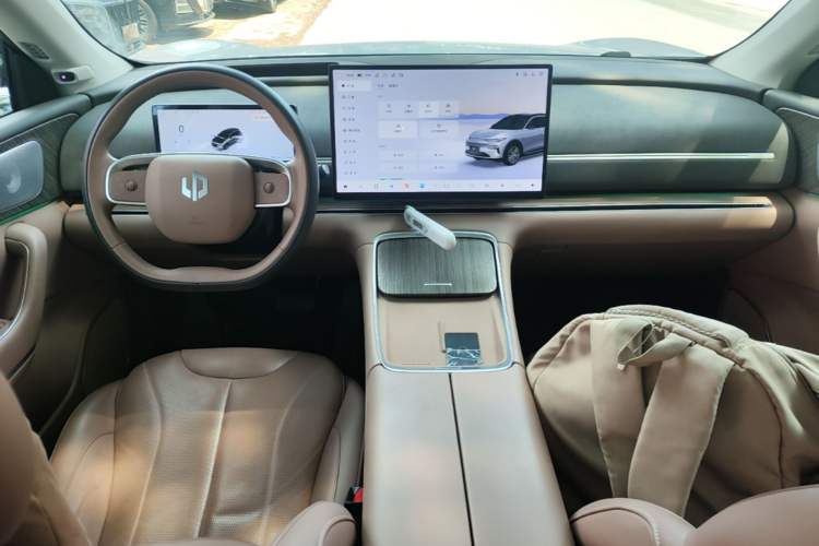 Used Leapmotor C11 2026 All-Electric 640 LiDAR Prestige Edition Center Console