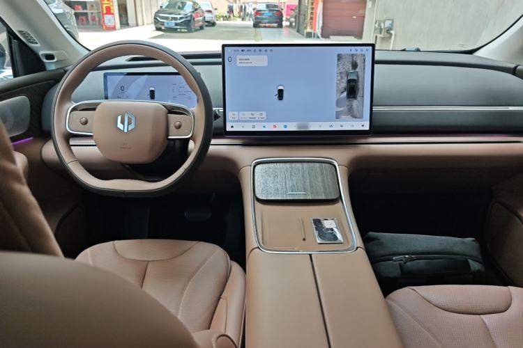 Used Leapmotor C11 2026 All-Electric 640 LiDAR Prestige Edition Center Console