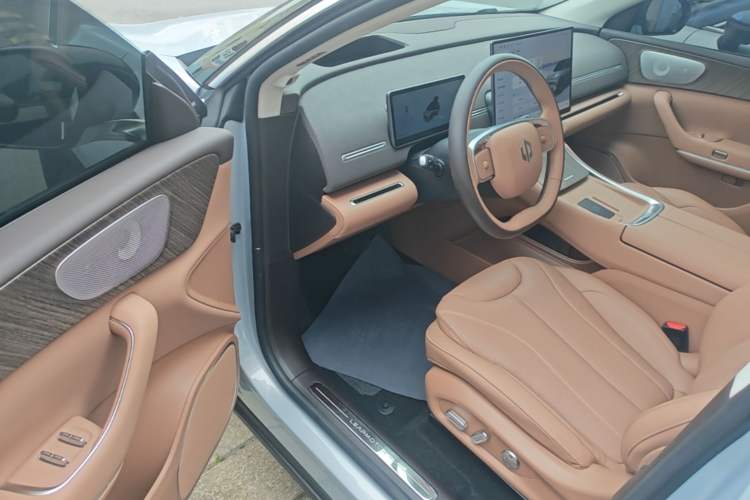 Used Leapmotor C11 2026 All-Electric 640 LiDAR Prestige Edition Driver Seat
