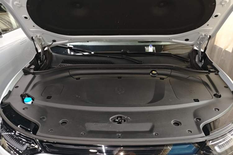 Used Leapmotor C11 2026 All-Electric 640 LiDAR Prestige Edition Engine Bay