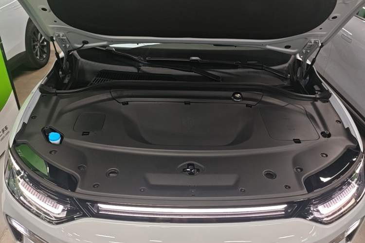 Used Leapmotor C11 2026 All-Electric 640 LiDAR Prestige Edition Engine Bay