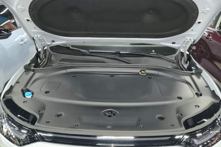 Used Leapmotor C11 2026 All-Electric 640 LiDAR Prestige Edition Engine Bay