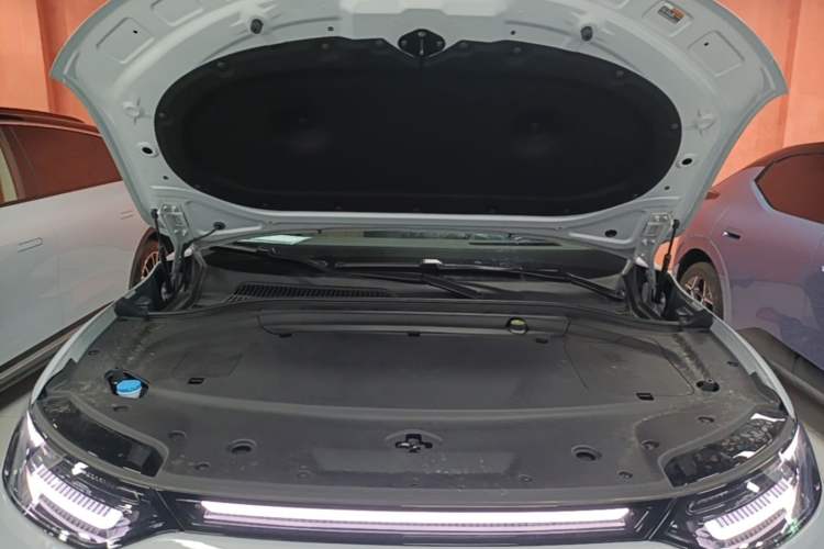 Used Leapmotor C11 2026 All-Electric 640 LiDAR Prestige Edition Engine Bay