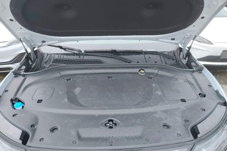 Used Leapmotor C11 2026 All-Electric 640 LiDAR Prestige Edition Engine Bay