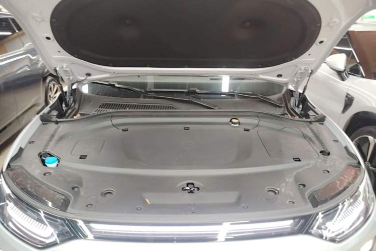 Used Leapmotor C11 2026 All-Electric 640 LiDAR Prestige Edition Engine Bay