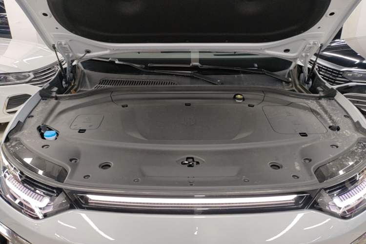 Used Leapmotor C11 2026 All-Electric 640 LiDAR Prestige Edition Engine Bay