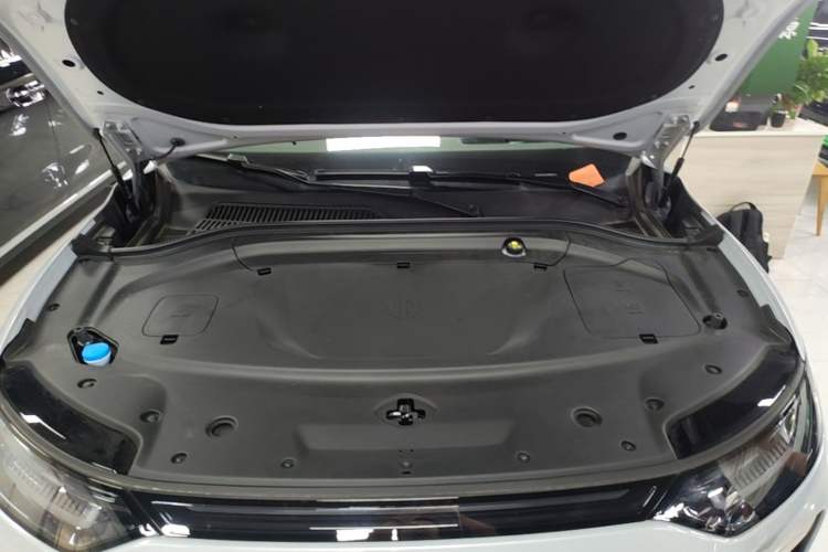 Used Leapmotor C11 2026 All-Electric 640 LiDAR Prestige Edition Engine Bay