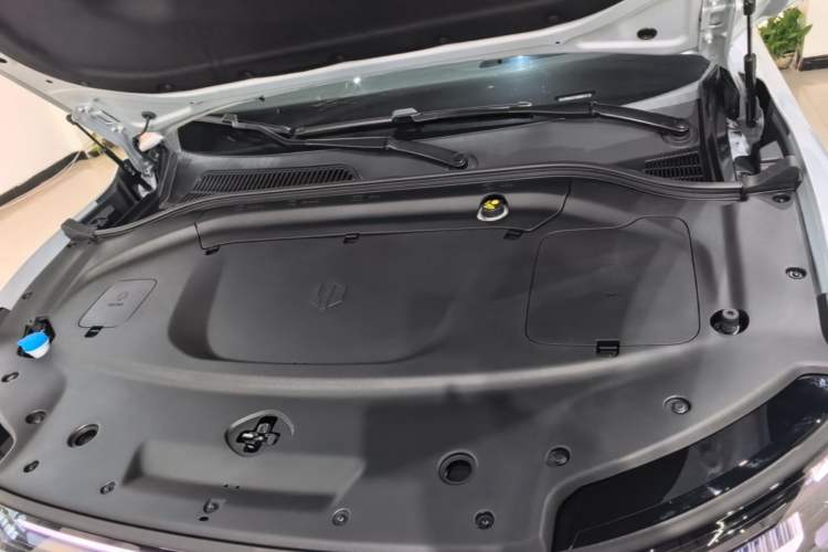 Used Leapmotor C11 2026 All-Electric 640 LiDAR Prestige Edition Engine Bay