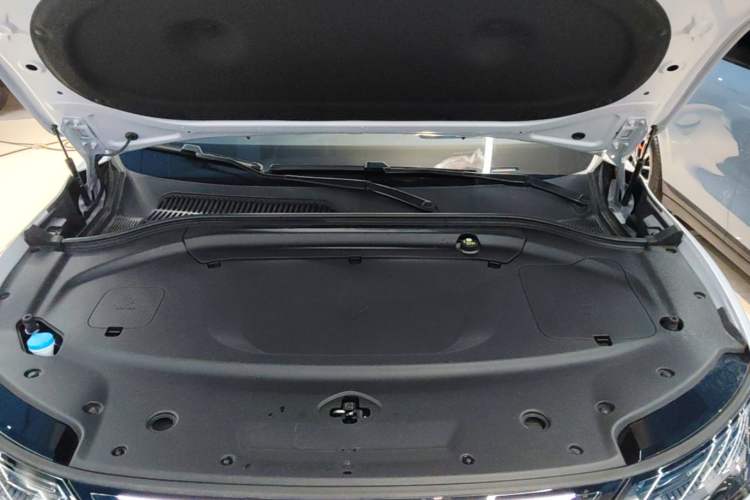 Used Leapmotor C11 2026 All-Electric 640 LiDAR Prestige Edition Engine Bay
