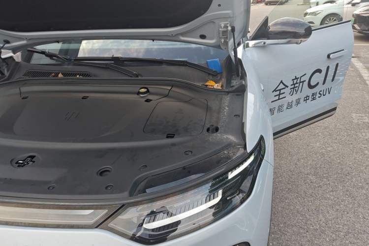Used Leapmotor C11 2026 All-Electric 640 LiDAR Prestige Edition Engine Bay Left
