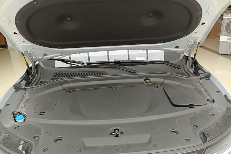 Used Leapmotor C11 2026 All-Electric 640 LiDAR Prestige Edition Engine Bay