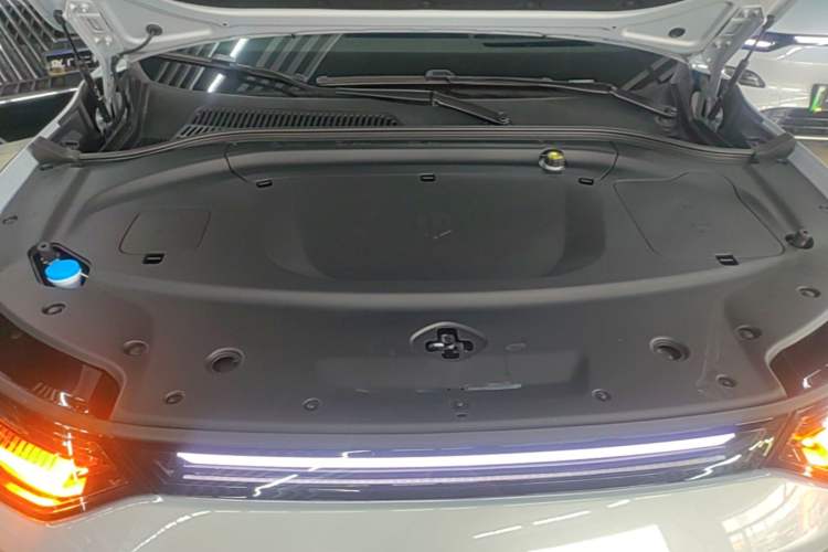 Used Leapmotor C11 2026 All-Electric 640 LiDAR Prestige Edition Engine Bay