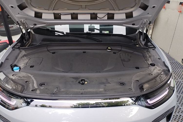 Used Leapmotor C11 2026 All-Electric 640 LiDAR Prestige Edition Engine Bay