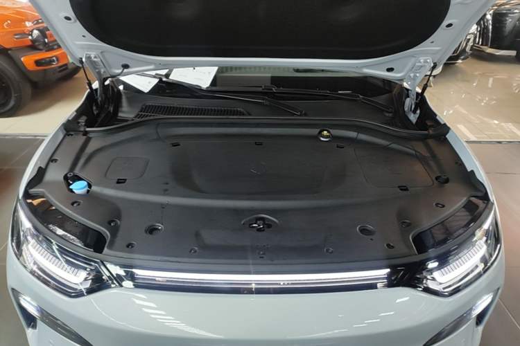 Used Leapmotor C11 2026 All-Electric 640 LiDAR Prestige Edition Engine Bay
