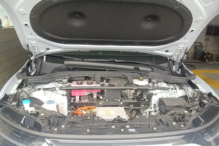 Used Leapmotor C11 2026 All-Electric 640 LiDAR Prestige Edition Engine Bay