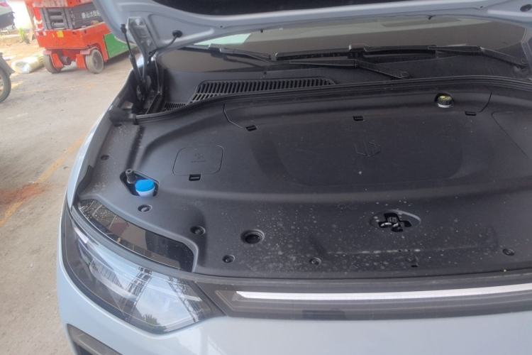 Used Leapmotor C11 2026 All-Electric 640 LiDAR Prestige Edition Engine Bay Right
