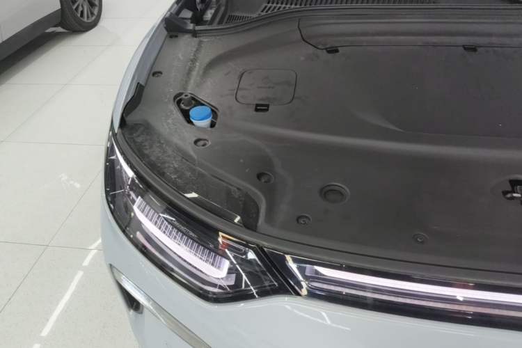 Used Leapmotor C11 2026 All-Electric 640 LiDAR Prestige Edition Engine Bay Right