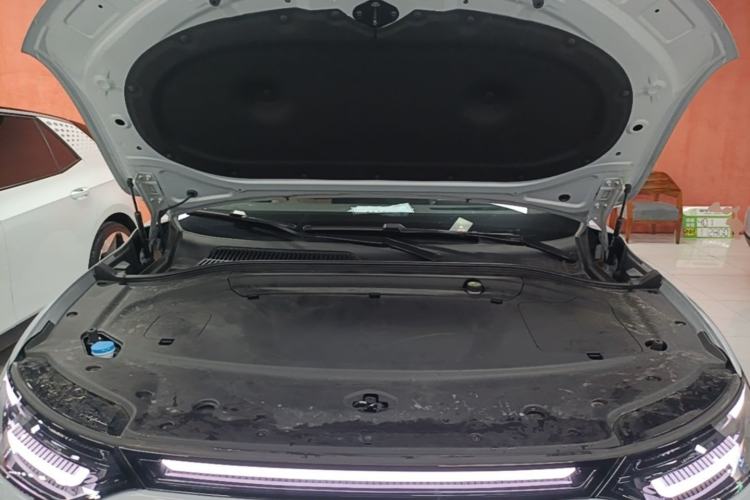 Used Leapmotor C11 2026 All-Electric 640 LiDAR Prestige Edition Engine Bay