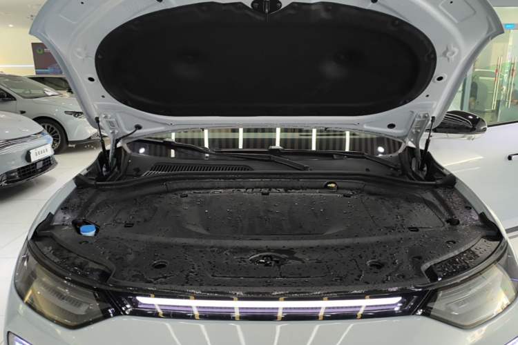Used Leapmotor C11 2026 All-Electric 640 LiDAR Prestige Edition Engine Bay
