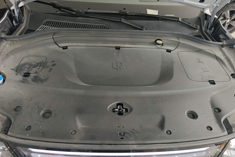 Used Leapmotor C11 2026 All-Electric 640 LiDAR Prestige Edition Engine Bay