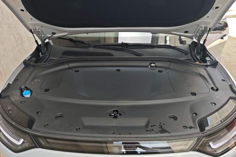 Used Leapmotor C11 2026 All-Electric 640 LiDAR Prestige Edition Engine Bay