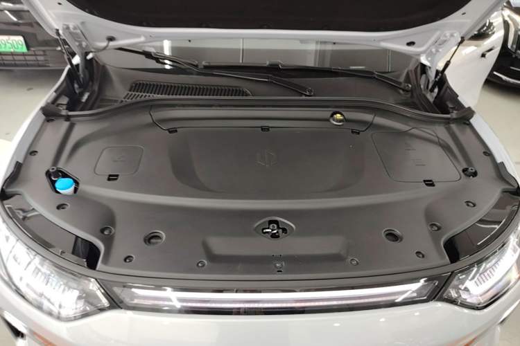Used Leapmotor C11 2026 All-Electric 640 LiDAR Prestige Edition Engine Bay
